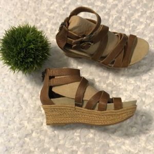 Earthies Wedge Sandals Almond size 6 1/2